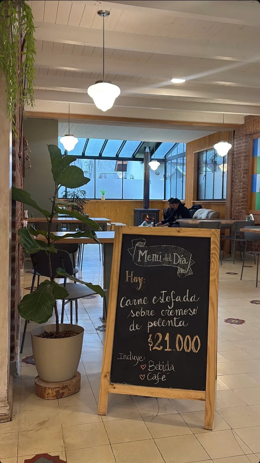 Menú del día: carne estofada con polenta por $21.000, imagen 1